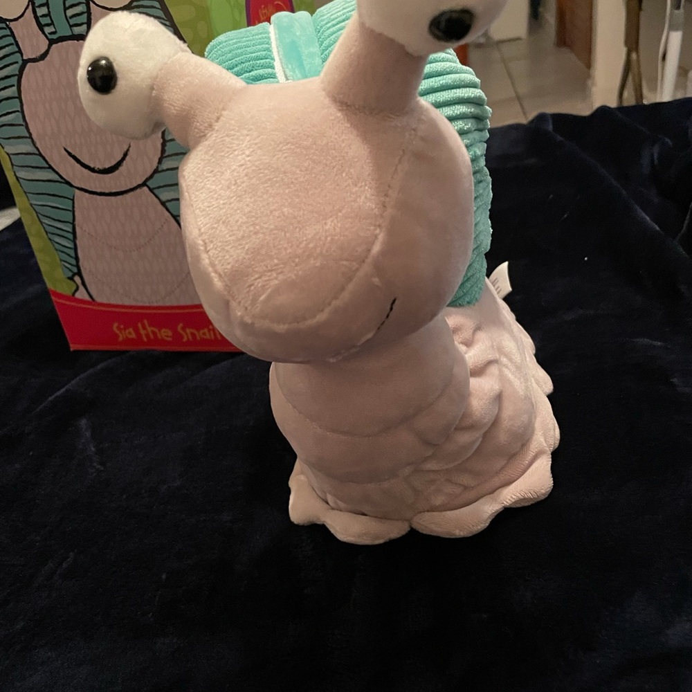 Scentsy Retired Sia the Snail BNIB